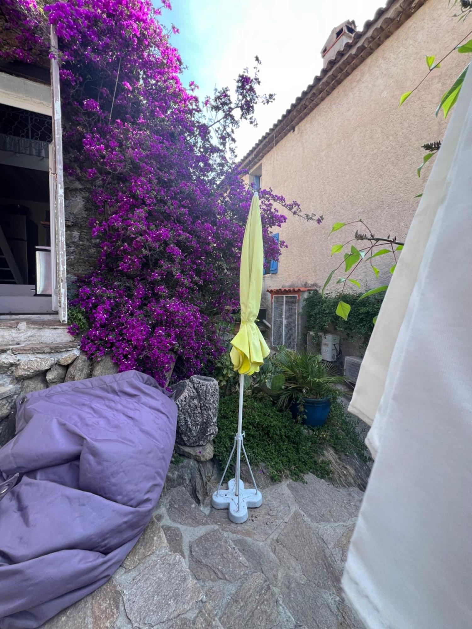 maison vacance Médiévale Bormes-les-Mimosas village Esterno foto